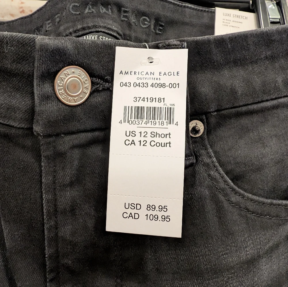 SALE 🎉  American Eagle Luxe Black Moto Denim Hi Rise Jegging Jeans Short Length - Picture 7 of 7